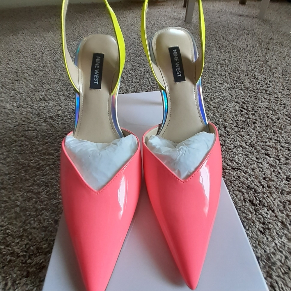 Women pointed toe slingback pumps